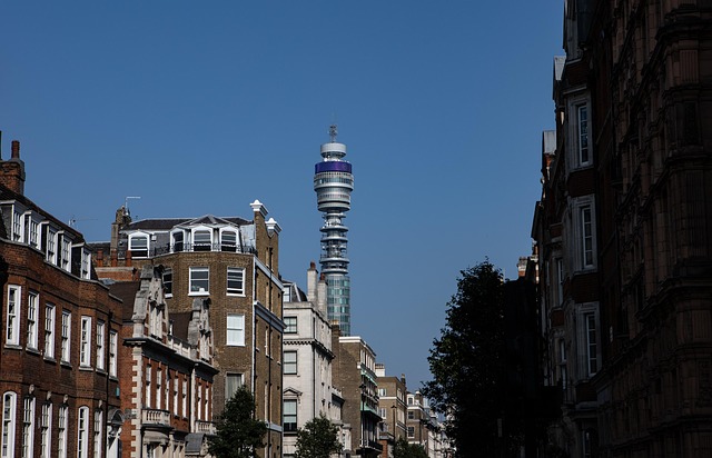 Renting in Shoreditch Now Means Competing With People Who Treat a Flat Viewing Like a Job Interview. I Sat In on One to See How Bad It’s Actually Gotten.
